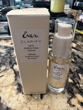 Clarify Skin Perfecting Serum – by Ever